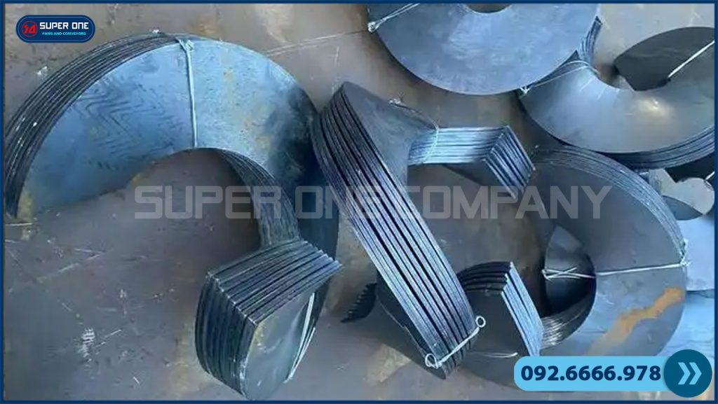 Cánh vít tải Hà Tĩnh gia công đạt chuẩn, báo giá ưu đãi