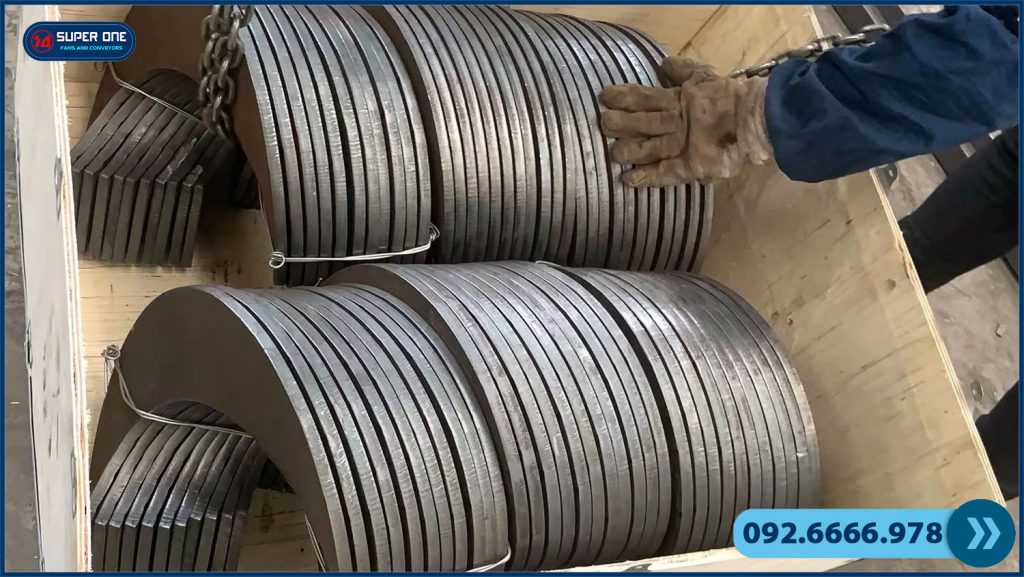 Cánh vít tải Tiền Giang gia công chính xác theo bản vẽ Cánh vít tải Tiền Giang gia công chính xác theo bản vẽ